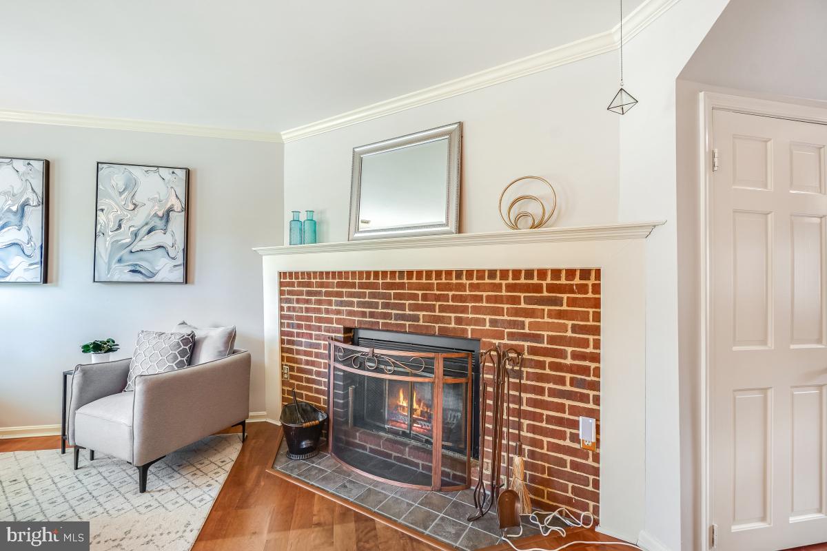 907 FRANKLIN ST, ALEXANDRIA, Virginia 22314, 2 Bedrooms Bedrooms, ,2 BathroomsBathrooms,Residential,For sale,907 FRANKLIN ST,VAAX2047820 MLS # VAAX2047820