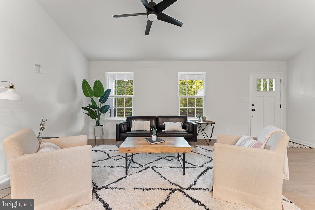5712 BLUE STAR LN, SPOTSYLVANIA, Virginia 22551, 5 Bedrooms Bedrooms, 8 Rooms Rooms,3 BathroomsBathrooms,Residential,For sale,5712 BLUE STAR LN,VASP2034910 MLS # VASP2034910
