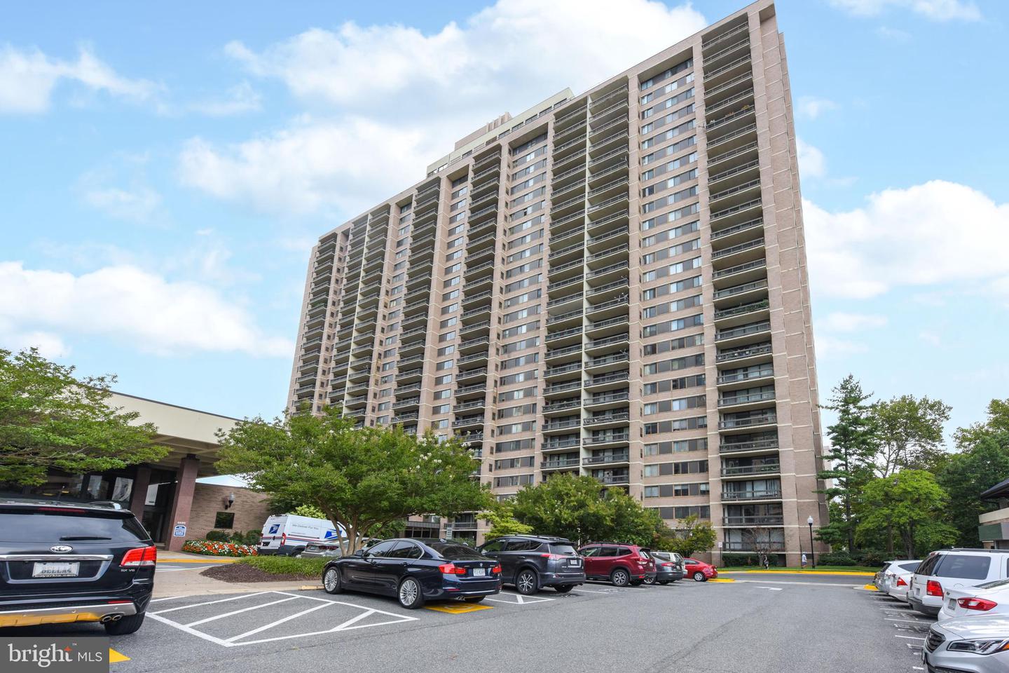 5501 SEMINARY RD #804S, FALLS CHURCH, Virginia 22041, 3 Bedrooms Bedrooms, ,2 BathroomsBathrooms,Residential,For sale,5501 SEMINARY RD #804S,VAFX2257536 MLS # VAFX2257536
