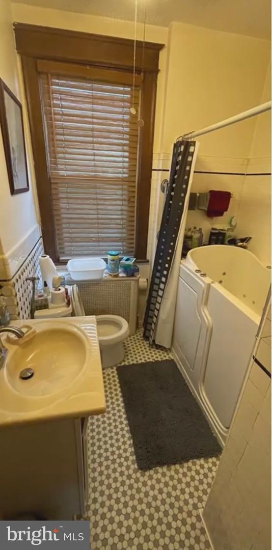 121 RALEIGH ST SE, WASHINGTON, District Of Columbia 20032, 4 Bedrooms Bedrooms, ,1 BathroomBathrooms,Residential,For sale,121 RALEIGH ST SE,DCDC2212032 MLS # DCDC2212032