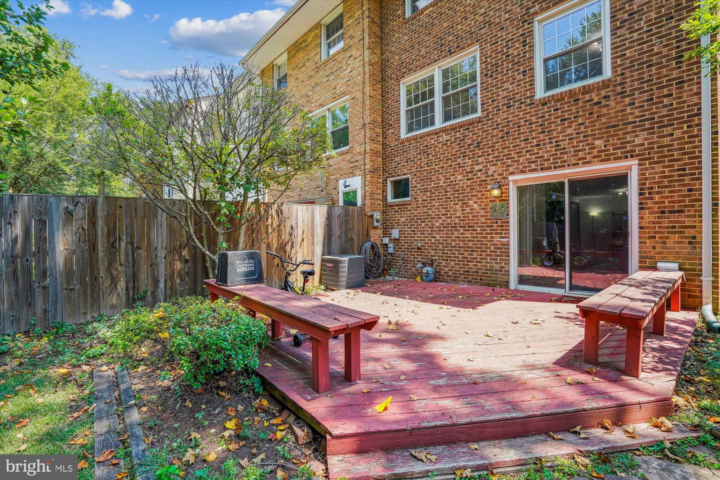 14824 PALMERSTON SQ, CENTREVILLE, Virginia 20120, 3 Bedrooms Bedrooms, ,2 BathroomsBathrooms,Residential,For sale,14824 PALMERSTON SQ,VAFX2258082 MLS # VAFX2258082