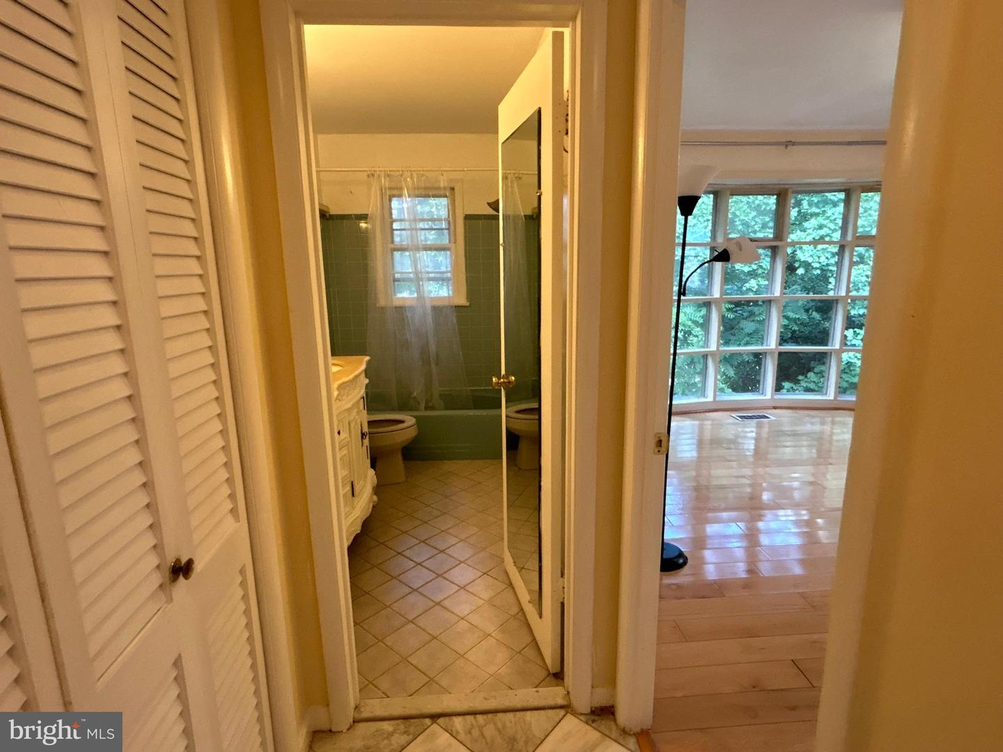 2735 S GROVE ST, ARLINGTON, Virginia 22202, 4 Bedrooms Bedrooms, 9 Rooms Rooms,2 BathroomsBathrooms,Residential,For sale,2735 S GROVE ST,VAAR2061580 MLS # VAAR2061580