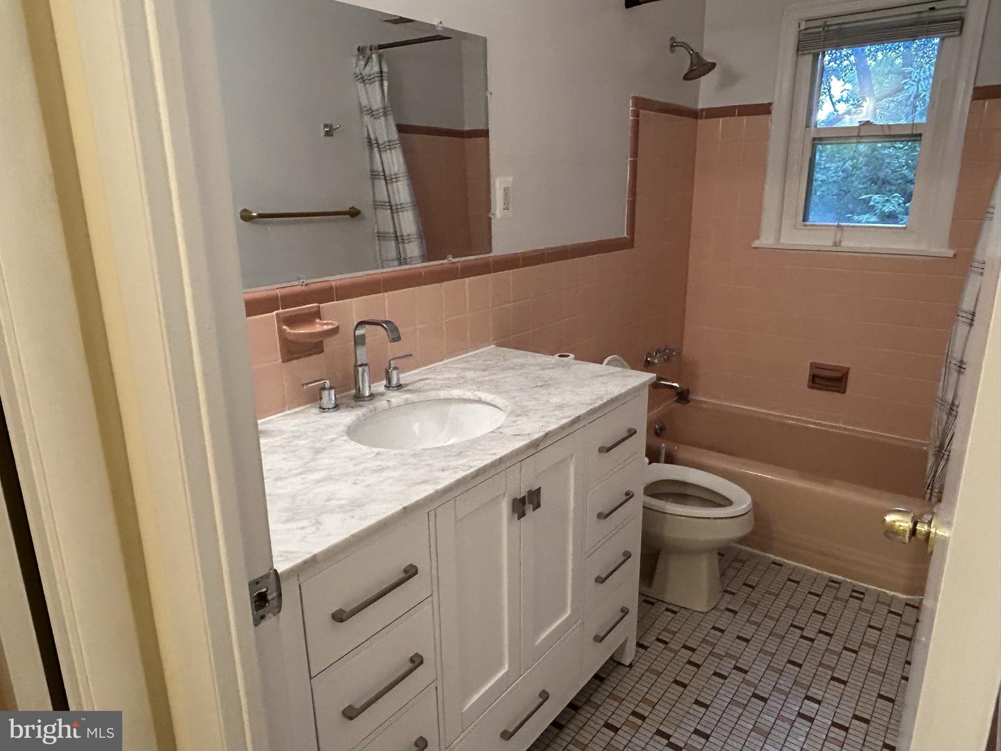2735 S GROVE ST, ARLINGTON, Virginia 22202, 4 Bedrooms Bedrooms, 9 Rooms Rooms,2 BathroomsBathrooms,Residential,For sale,2735 S GROVE ST,VAAR2061580 MLS # VAAR2061580