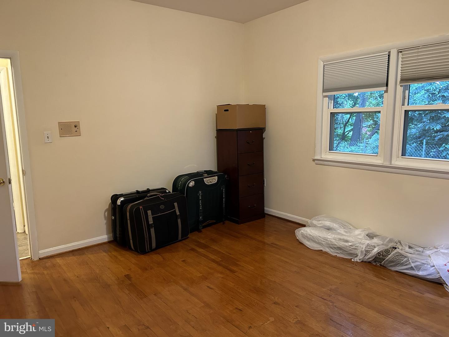 2735 S GROVE ST, ARLINGTON, Virginia 22202, 4 Bedrooms Bedrooms, 9 Rooms Rooms,2 BathroomsBathrooms,Residential,For sale,2735 S GROVE ST,VAAR2061580 MLS # VAAR2061580