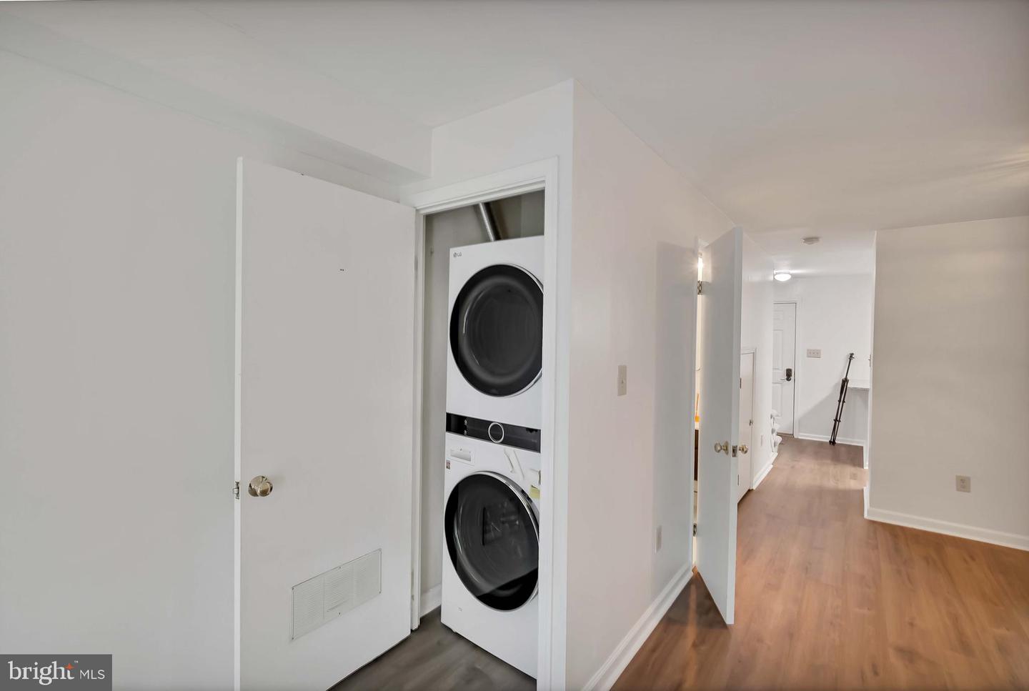 11149 LITTLEBROOK LN, FAIRFAX, Virginia 22030, 2 Bedrooms Bedrooms, ,1 BathroomBathrooms,Residential,For sale,11149 LITTLEBROOK LN,VAFC2006702 MLS # VAFC2006702