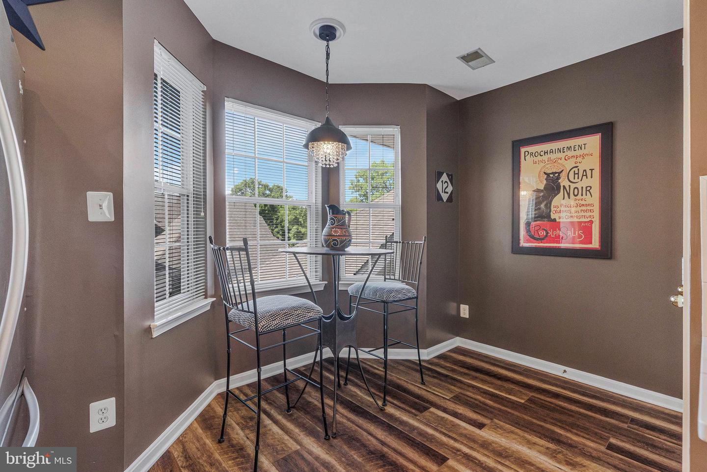 25230 POND VIEW SQ #301, CHANTILLY, Virginia 20152, 2 Bedrooms Bedrooms, ,2 BathroomsBathrooms,Residential,For sale,25230 POND VIEW SQ #301,VALO2103448 MLS # VALO2103448
