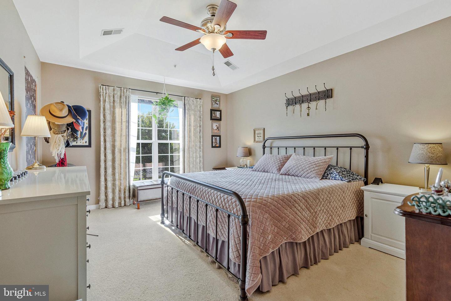 25230 POND VIEW SQ #301, CHANTILLY, Virginia 20152, 2 Bedrooms Bedrooms, ,2 BathroomsBathrooms,Residential,For sale,25230 POND VIEW SQ #301,VALO2103448 MLS # VALO2103448