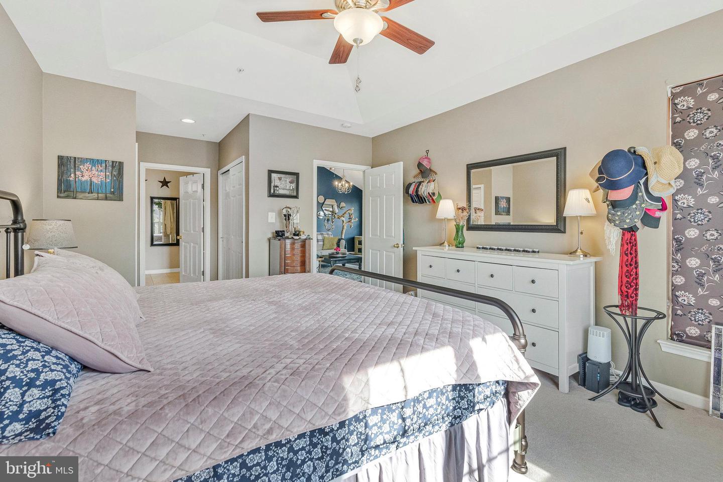 25230 POND VIEW SQ #301, CHANTILLY, Virginia 20152, 2 Bedrooms Bedrooms, ,2 BathroomsBathrooms,Residential,For sale,25230 POND VIEW SQ #301,VALO2103448 MLS # VALO2103448
