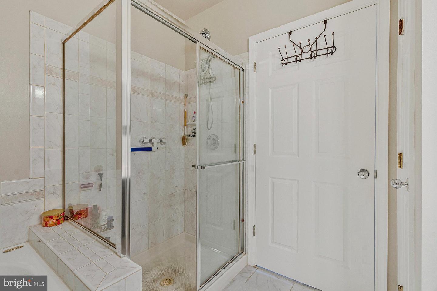 25230 POND VIEW SQ #301, CHANTILLY, Virginia 20152, 2 Bedrooms Bedrooms, ,2 BathroomsBathrooms,Residential,For sale,25230 POND VIEW SQ #301,VALO2103448 MLS # VALO2103448