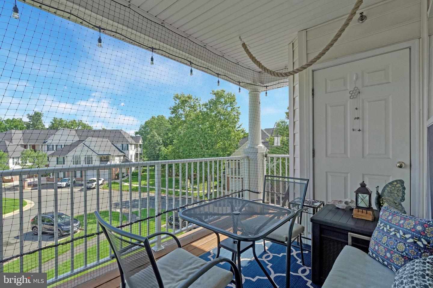 25230 POND VIEW SQ #301, CHANTILLY, Virginia 20152, 2 Bedrooms Bedrooms, ,2 BathroomsBathrooms,Residential,For sale,25230 POND VIEW SQ #301,VALO2103448 MLS # VALO2103448