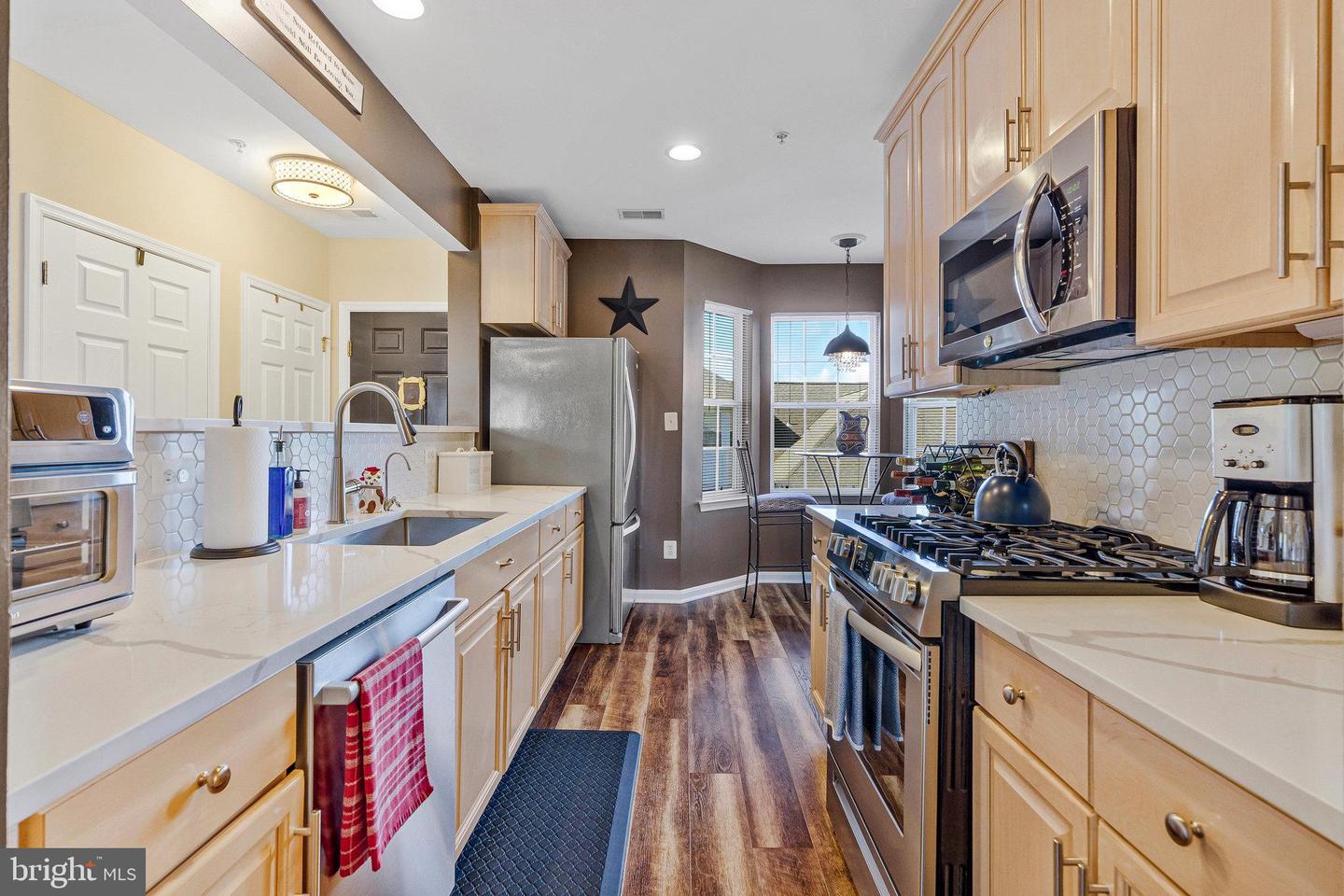 25230 POND VIEW SQ #301, CHANTILLY, Virginia 20152, 2 Bedrooms Bedrooms, ,2 BathroomsBathrooms,Residential,For sale,25230 POND VIEW SQ #301,VALO2103448 MLS # VALO2103448