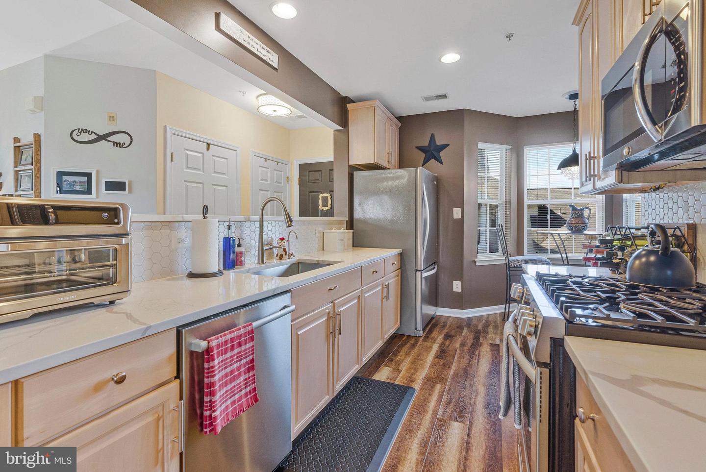 25230 POND VIEW SQ #301, CHANTILLY, Virginia 20152, 2 Bedrooms Bedrooms, ,2 BathroomsBathrooms,Residential,For sale,25230 POND VIEW SQ #301,VALO2103448 MLS # VALO2103448
