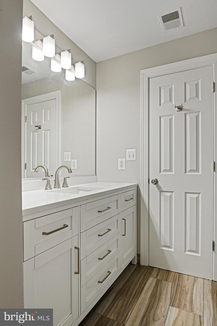 12217 FAIRFIELD HOUSE DR #112A, FAIRFAX, Virginia 22033, 2 Bedrooms Bedrooms, ,3 BathroomsBathrooms,Residential,For sale,12217 FAIRFIELD HOUSE DR #112A,VAFX2258376 MLS # VAFX2258376