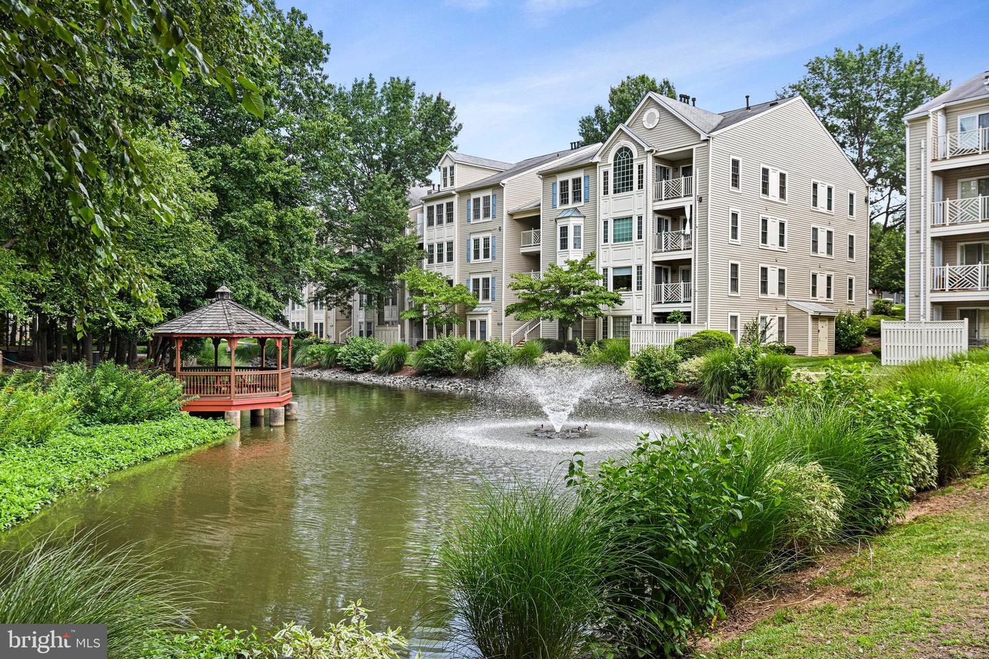 12217 FAIRFIELD HOUSE DR #112A, FAIRFAX, Virginia 22033, 2 Bedrooms Bedrooms, ,3 BathroomsBathrooms,Residential,For sale,12217 FAIRFIELD HOUSE DR #112A,VAFX2258376 MLS # VAFX2258376