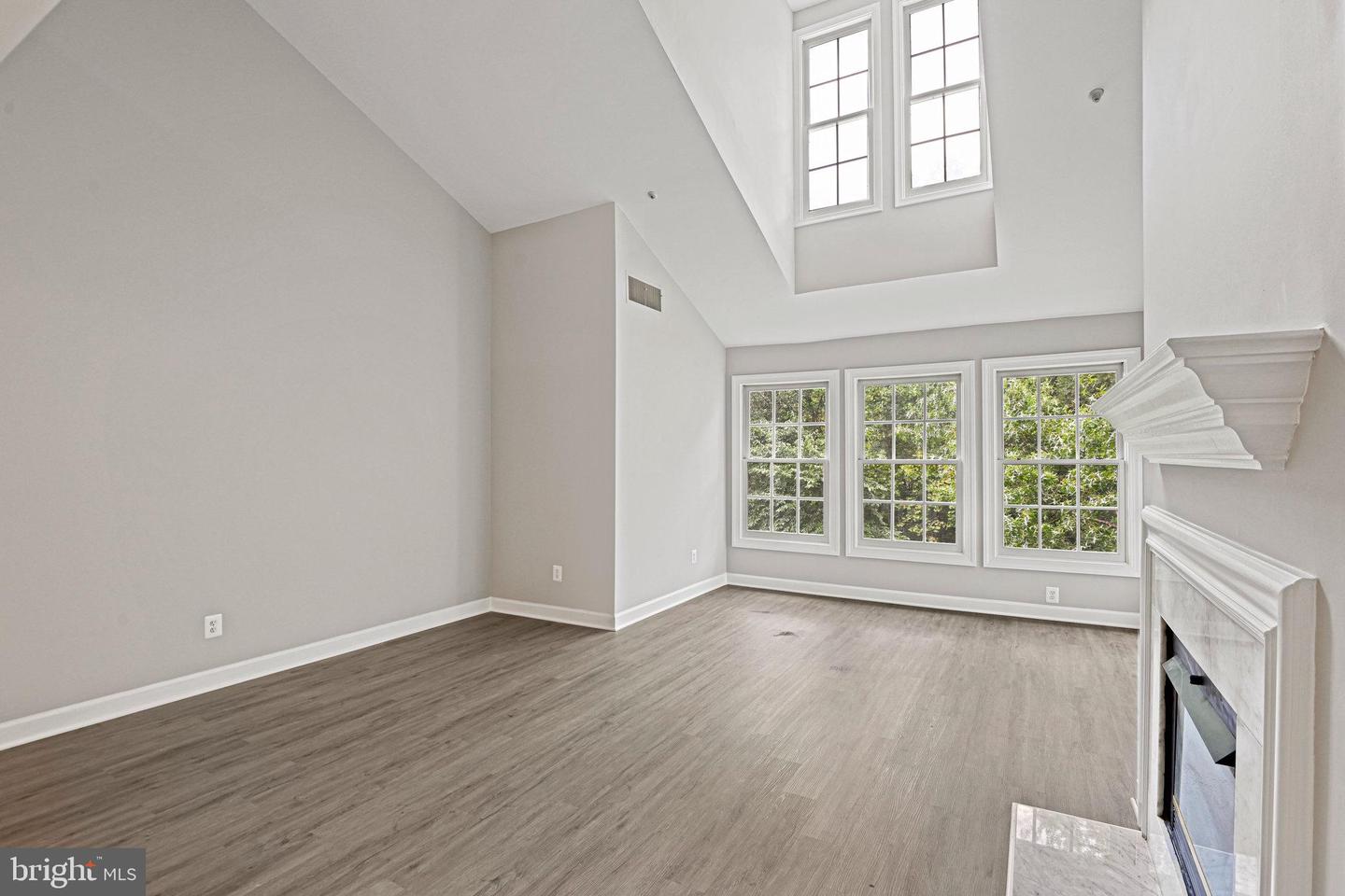 12217 FAIRFIELD HOUSE DR #112A, FAIRFAX, Virginia 22033, 2 Bedrooms Bedrooms, ,3 BathroomsBathrooms,Residential,For sale,12217 FAIRFIELD HOUSE DR #112A,VAFX2258376 MLS # VAFX2258376