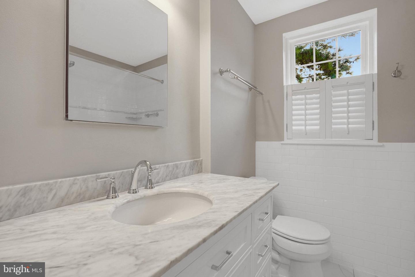 3463 S STAFFORD ST #B, ARLINGTON, Virginia 22206, 2 Bedrooms Bedrooms, ,2 BathroomsBathrooms,Residential,For sale,3463 S STAFFORD ST #B,VAAR2061594 MLS # VAAR2061594