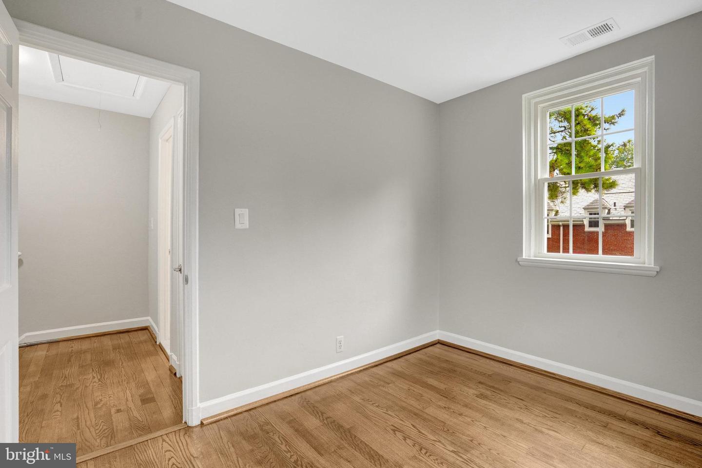 3463 S STAFFORD ST #B, ARLINGTON, Virginia 22206, 2 Bedrooms Bedrooms, ,2 BathroomsBathrooms,Residential,For sale,3463 S STAFFORD ST #B,VAAR2061594 MLS # VAAR2061594