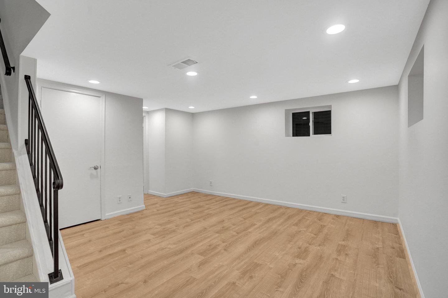 3463 S STAFFORD ST #B, ARLINGTON, Virginia 22206, 2 Bedrooms Bedrooms, ,2 BathroomsBathrooms,Residential,For sale,3463 S STAFFORD ST #B,VAAR2061594 MLS # VAAR2061594