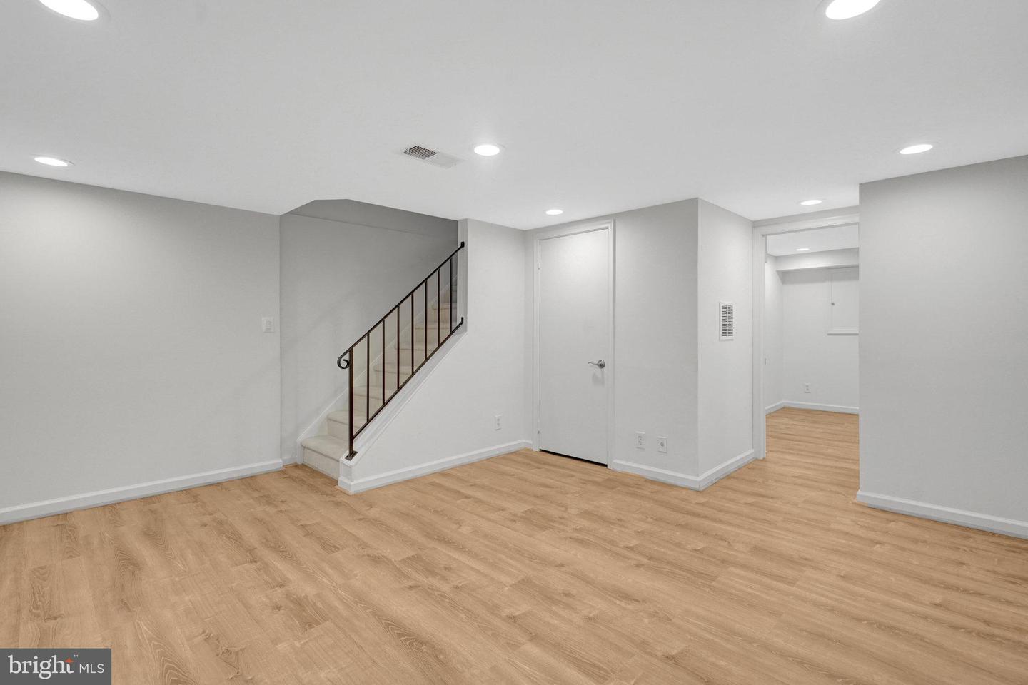 3463 S STAFFORD ST #B, ARLINGTON, Virginia 22206, 2 Bedrooms Bedrooms, ,2 BathroomsBathrooms,Residential,For sale,3463 S STAFFORD ST #B,VAAR2061594 MLS # VAAR2061594