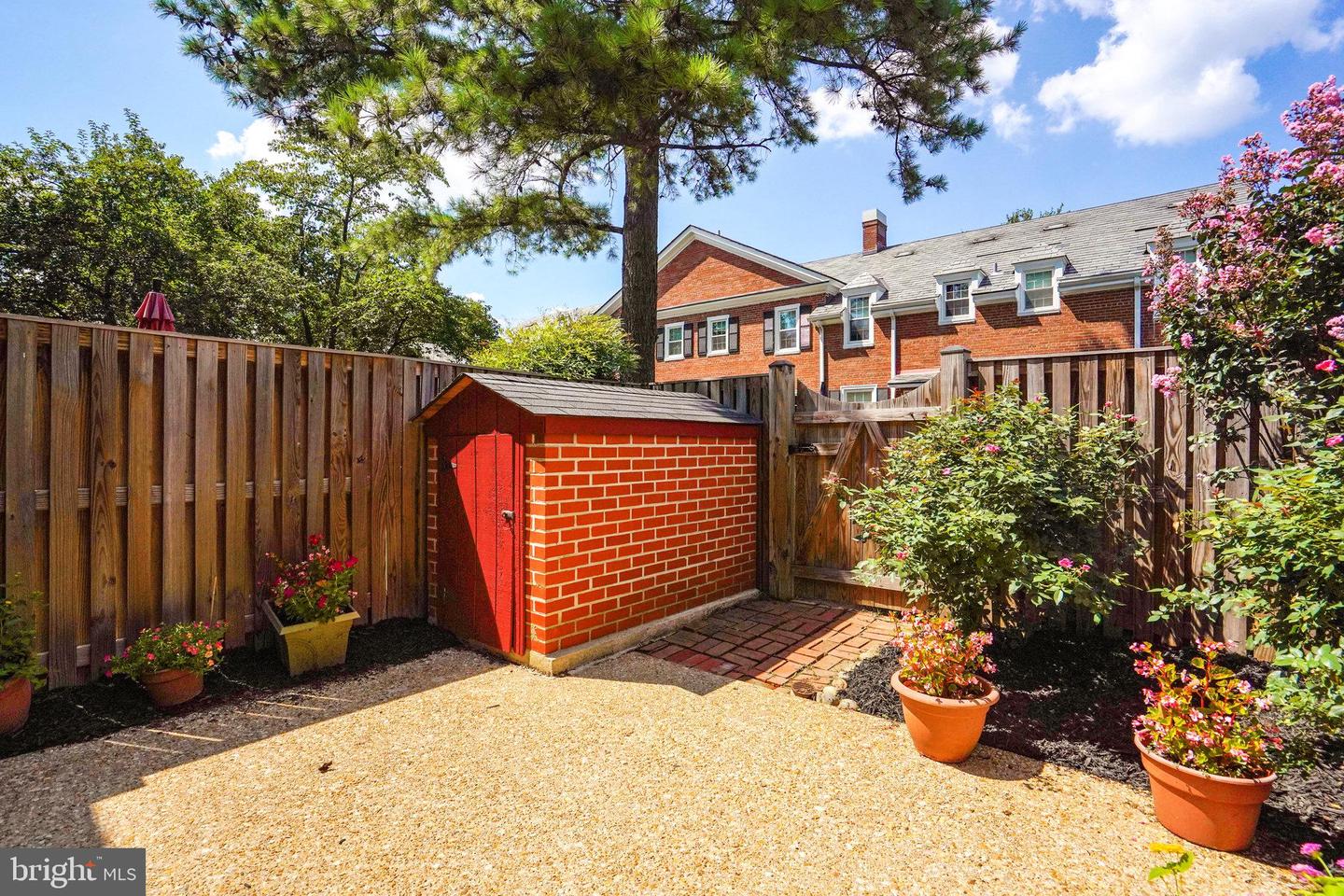 3463 S STAFFORD ST #B, ARLINGTON, Virginia 22206, 2 Bedrooms Bedrooms, ,2 BathroomsBathrooms,Residential,For sale,3463 S STAFFORD ST #B,VAAR2061594 MLS # VAAR2061594