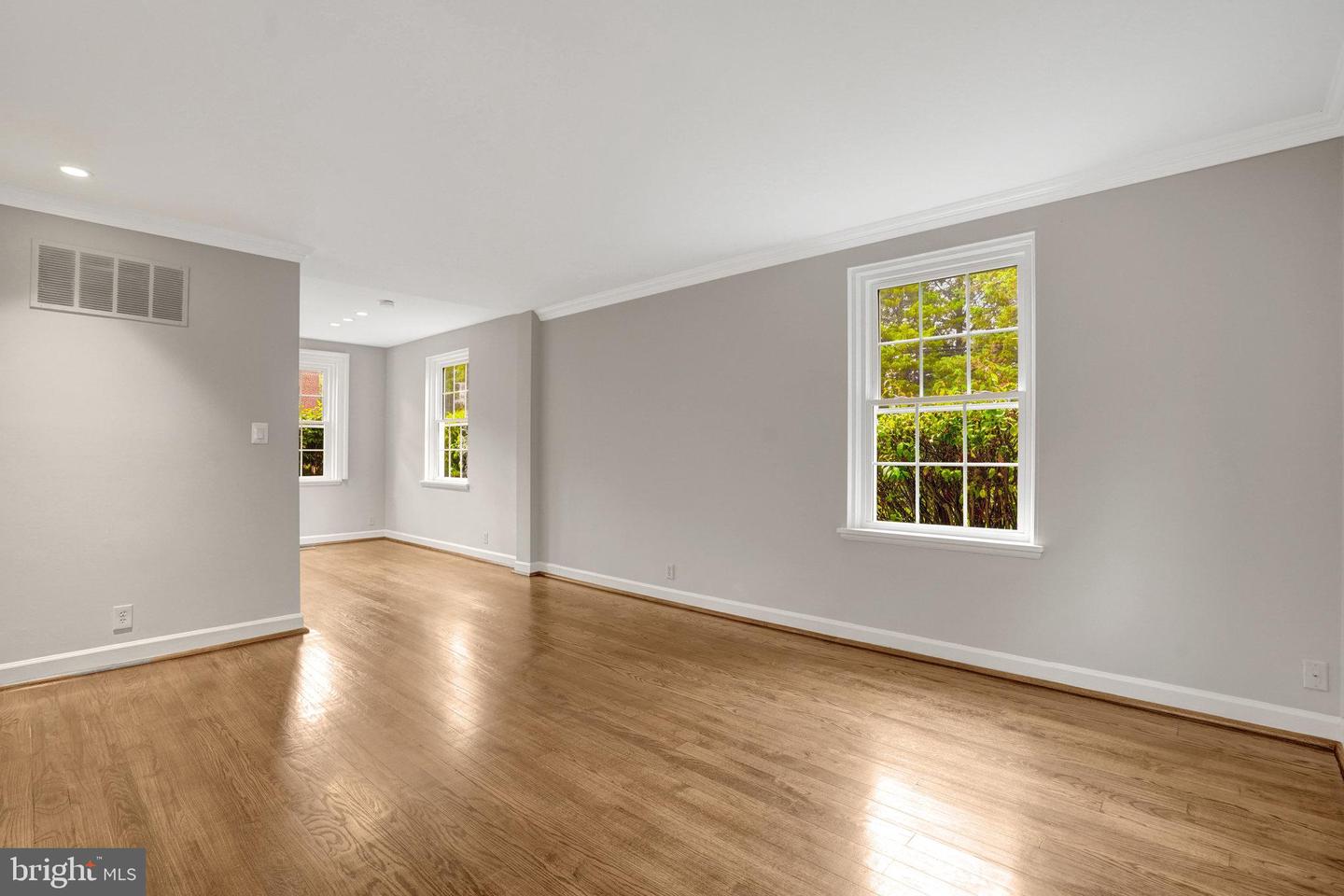 3463 S STAFFORD ST #B, ARLINGTON, Virginia 22206, 2 Bedrooms Bedrooms, ,2 BathroomsBathrooms,Residential,For sale,3463 S STAFFORD ST #B,VAAR2061594 MLS # VAAR2061594