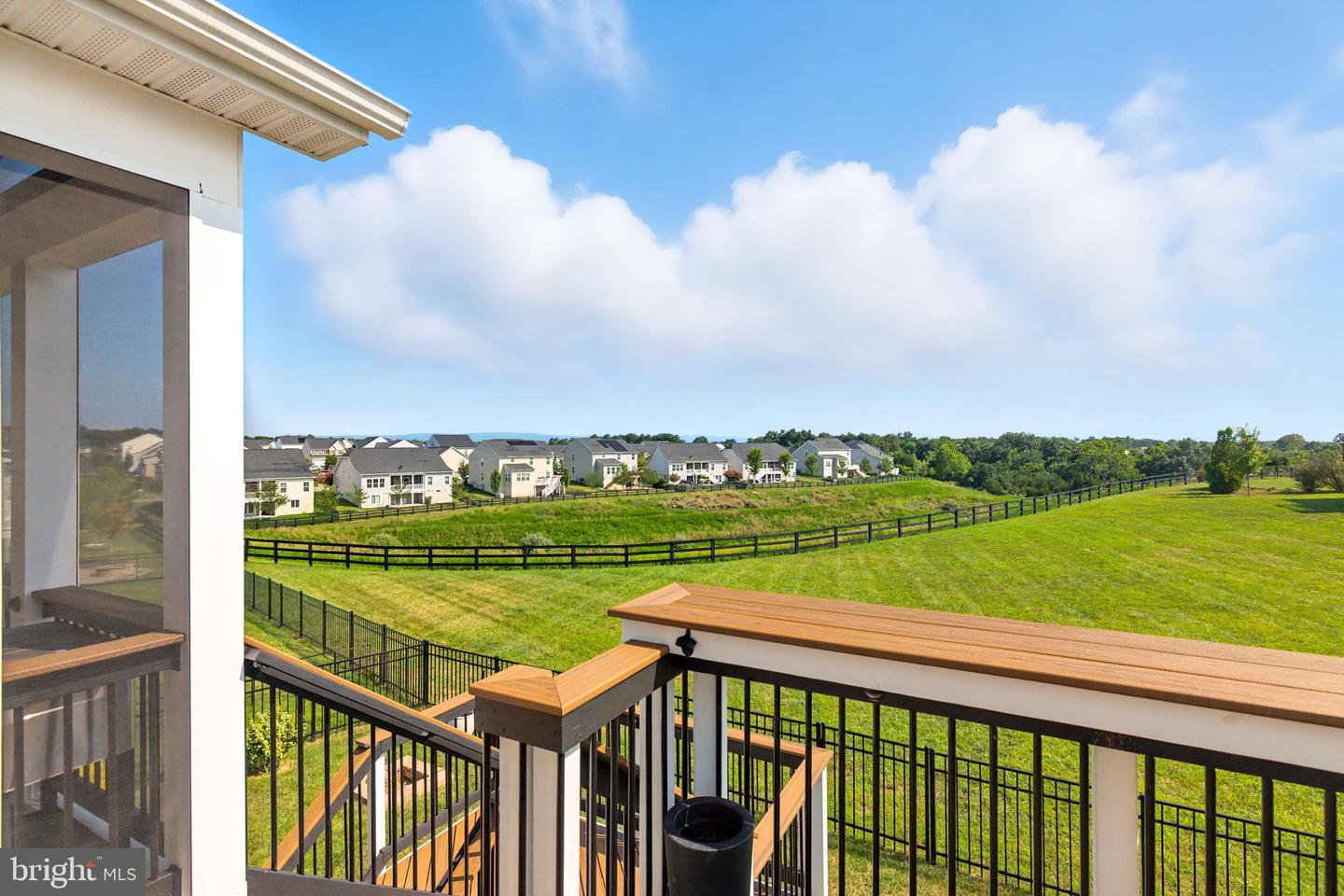 135 SKIPPER DR, LAKE FREDERICK, Virginia 22630, 4 Bedrooms Bedrooms, ,3 BathroomsBathrooms,Residential,For sale,135 SKIPPER DR,VAFV2035790 MLS # VAFV2035790