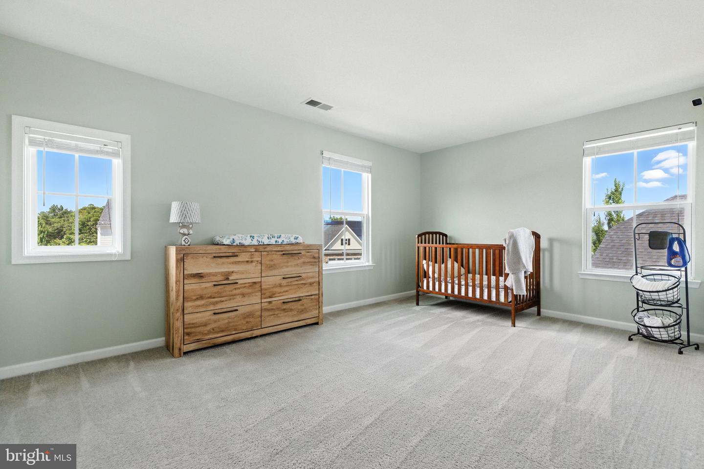 135 SKIPPER DR, LAKE FREDERICK, Virginia 22630, 4 Bedrooms Bedrooms, ,3 BathroomsBathrooms,Residential,For sale,135 SKIPPER DR,VAFV2035790 MLS # VAFV2035790