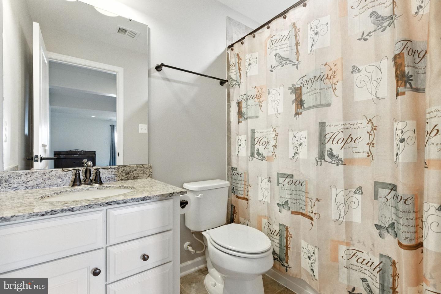 135 SKIPPER DR, LAKE FREDERICK, Virginia 22630, 4 Bedrooms Bedrooms, ,3 BathroomsBathrooms,Residential,For sale,135 SKIPPER DR,VAFV2035790 MLS # VAFV2035790