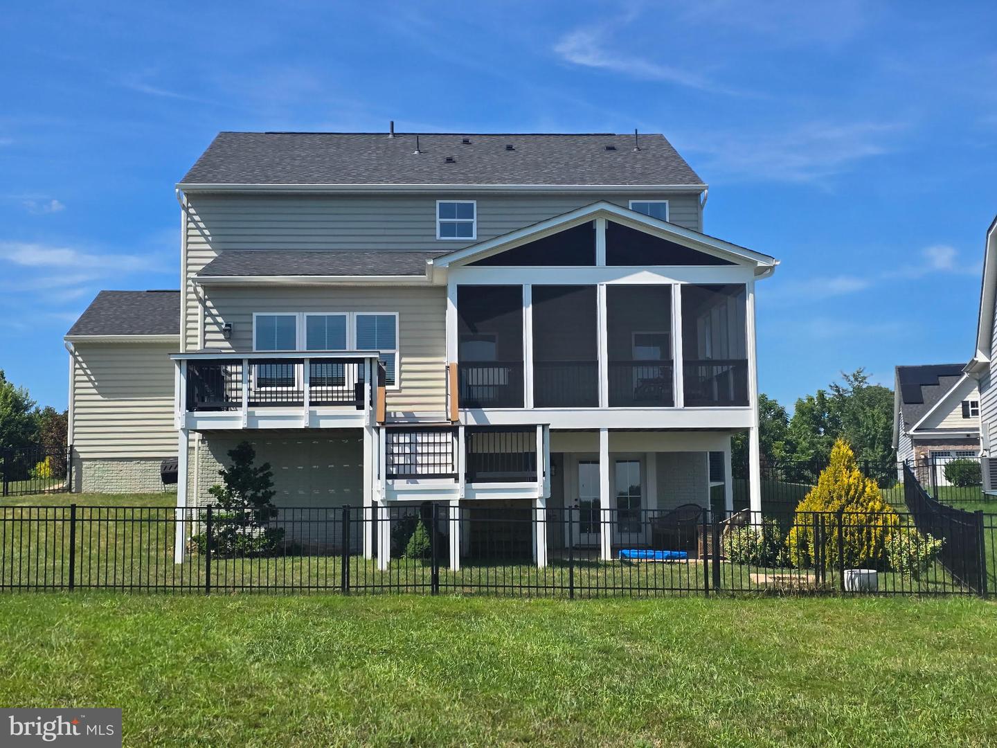 135 SKIPPER DR, LAKE FREDERICK, Virginia 22630, 4 Bedrooms Bedrooms, ,3 BathroomsBathrooms,Residential,For sale,135 SKIPPER DR,VAFV2035790 MLS # VAFV2035790