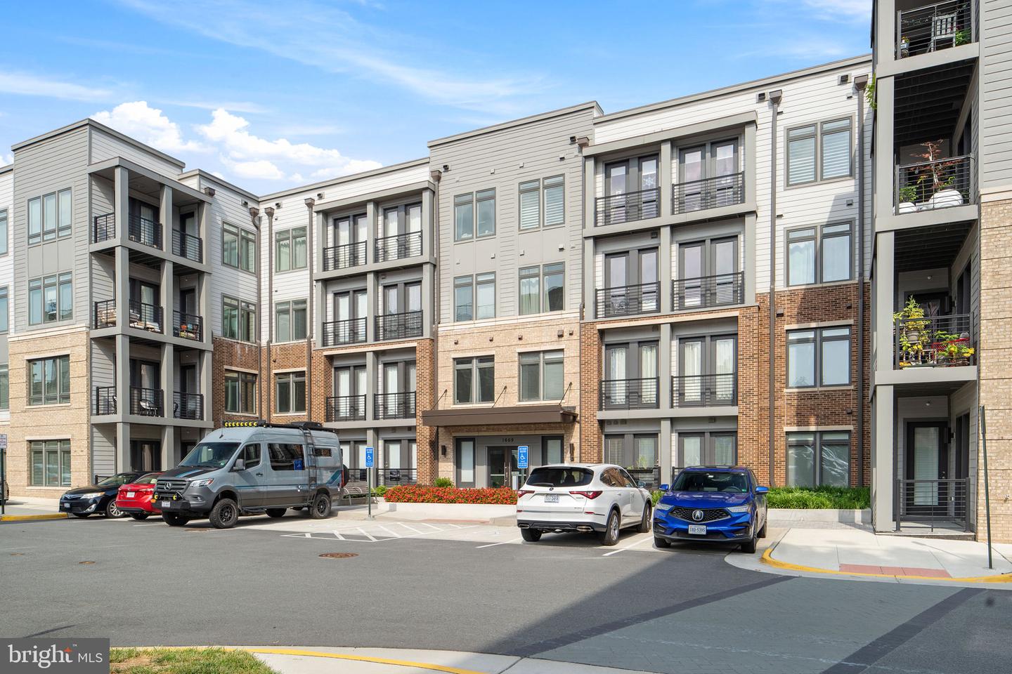 1669 BANDIT LOOP #101A, RESTON, Virginia 20190, 2 Bedrooms Bedrooms, ,2 BathroomsBathrooms,Residential,For sale,1669 BANDIT LOOP #101A,VAFX2258670 MLS # VAFX2258670
