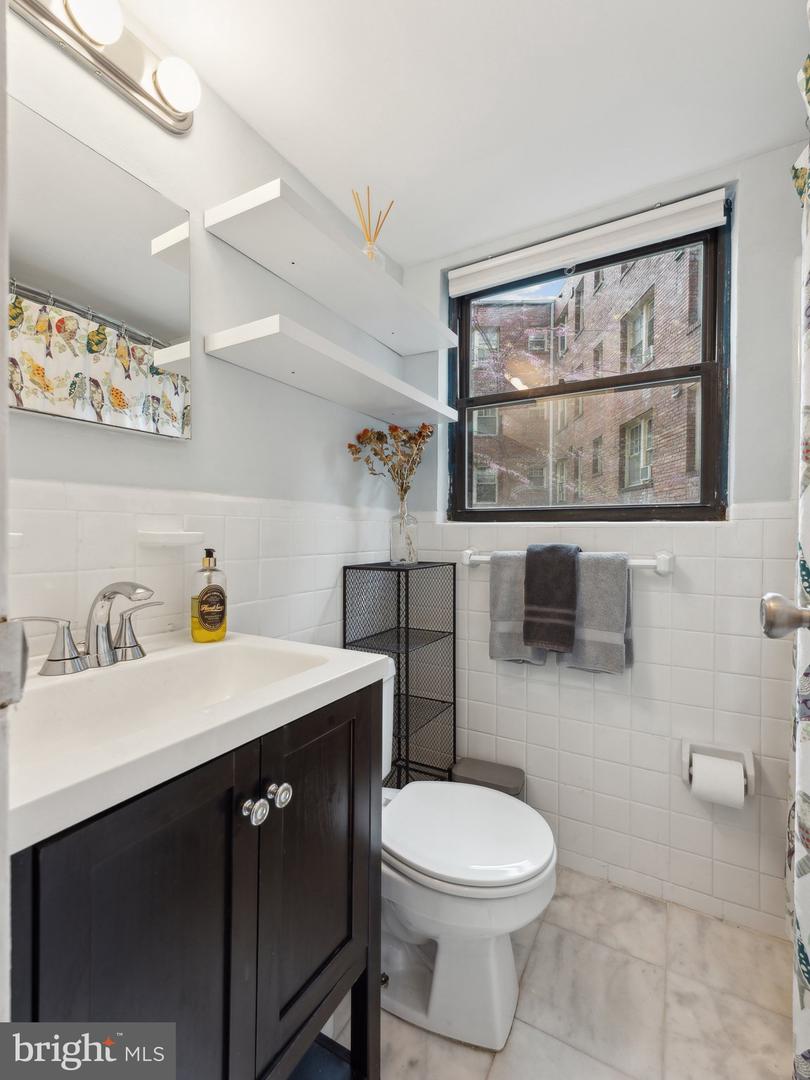 1801 CLYDESDALE PL NW #201, WASHINGTON, District Of Columbia 20009, 1 Bedroom Bedrooms, ,1 BathroomBathrooms,Residential,For sale,1801 CLYDESDALE PL NW #201,DCDC2213136 MLS # DCDC2213136