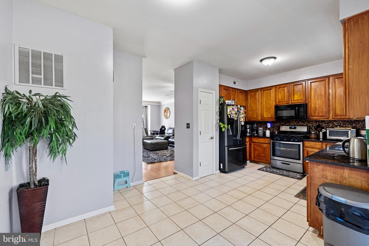 15293 BRAZIL CIR, WOODBRIDGE, Virginia 22193, 3 Bedrooms Bedrooms, ,2 BathroomsBathrooms,Residential,For sale,15293 BRAZIL CIR,VAPW2100402 MLS # VAPW2100402