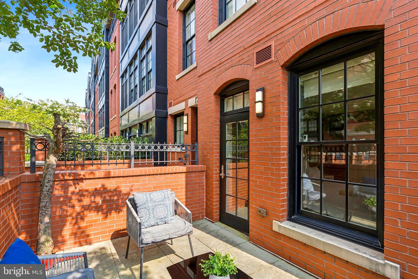 1701 16TH ST N #352, ARLINGTON, Virginia 22209, 1 Bedroom Bedrooms, ,1 BathroomBathrooms,Residential,For sale,1701 16TH ST N #352,VAAR2061620 MLS # VAAR2061620