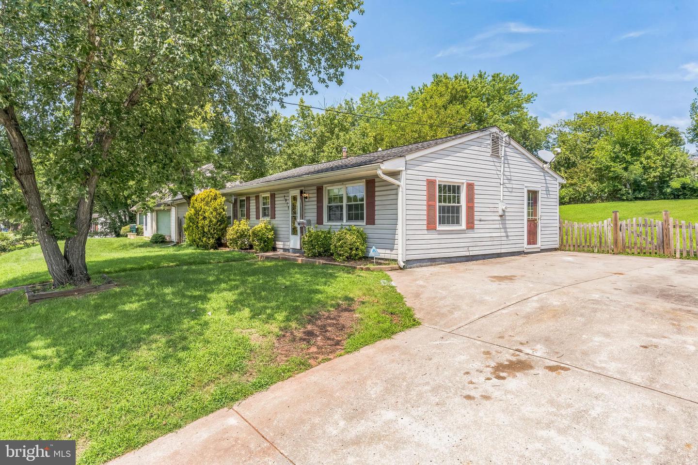 7915 MANASSAS DR, MANASSAS, Virginia 20111, 3 Bedrooms Bedrooms, ,1 BathroomBathrooms,Residential,For sale,7915 MANASSAS DR,VAPW2100406 MLS # VAPW2100406