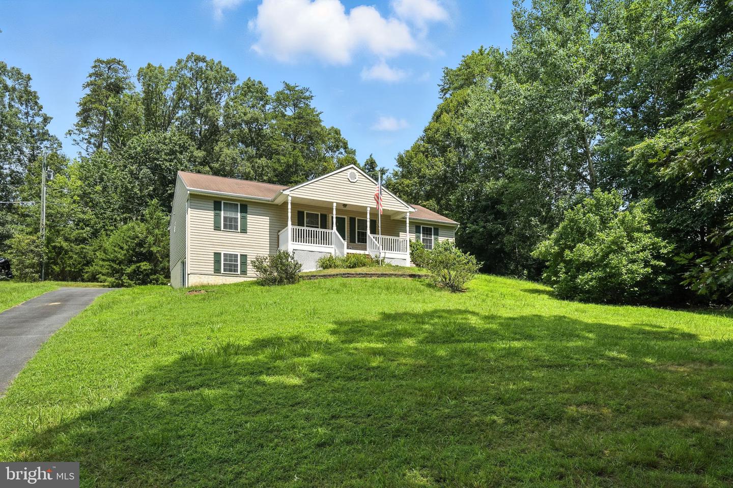 100 QUARRY RD, STAFFORD, Virginia 22554, 3 Bedrooms Bedrooms, 7 Rooms Rooms,2 BathroomsBathrooms,Residential,For sale,100 QUARRY RD,VAST2041322 MLS # VAST2041322