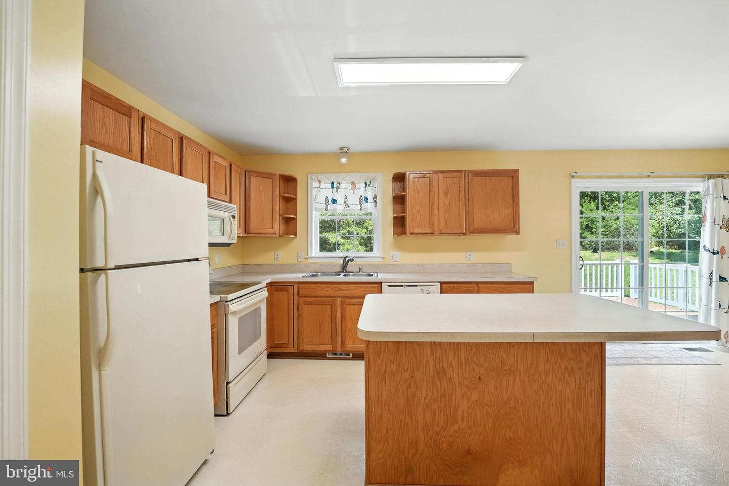 100 QUARRY RD, STAFFORD, Virginia 22554, 3 Bedrooms Bedrooms, 7 Rooms Rooms,2 BathroomsBathrooms,Residential,For sale,100 QUARRY RD,VAST2041322 MLS # VAST2041322