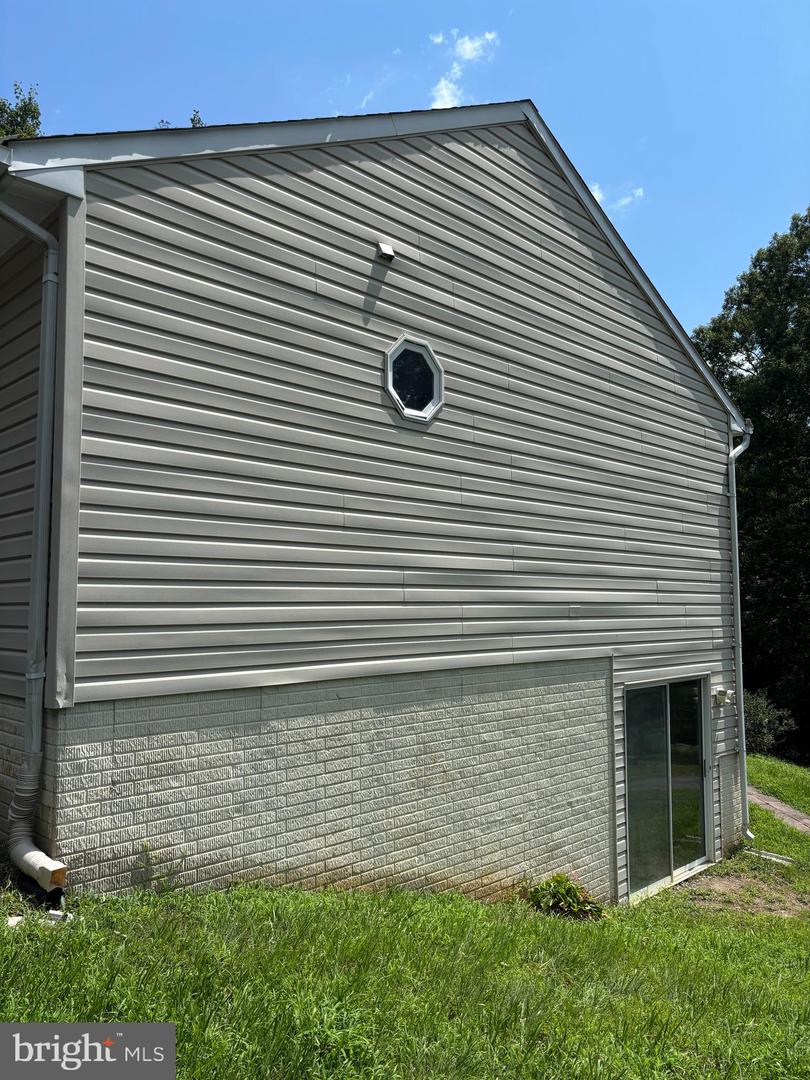 100 QUARRY RD, STAFFORD, Virginia 22554, 3 Bedrooms Bedrooms, 7 Rooms Rooms,2 BathroomsBathrooms,Residential,For sale,100 QUARRY RD,VAST2041322 MLS # VAST2041322