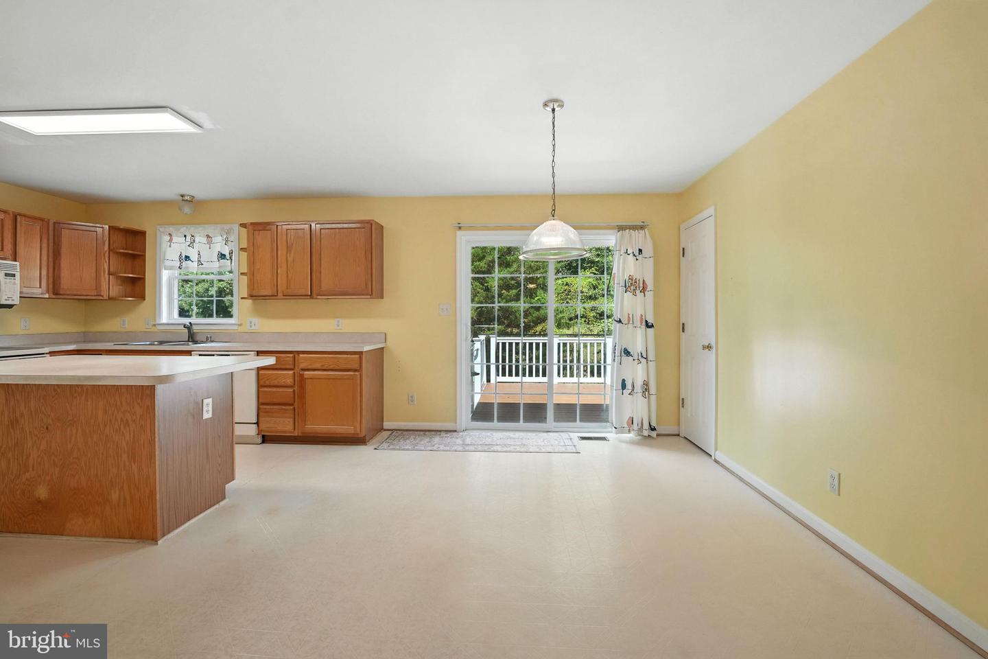100 QUARRY RD, STAFFORD, Virginia 22554, 3 Bedrooms Bedrooms, 7 Rooms Rooms,2 BathroomsBathrooms,Residential,For sale,100 QUARRY RD,VAST2041322 MLS # VAST2041322