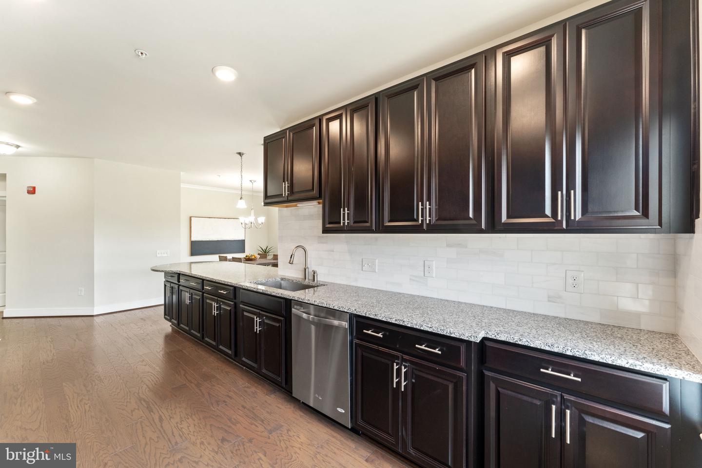 9523 BASTILLE ST #305, FAIRFAX, Virginia 22031, 2 Bedrooms Bedrooms, 5 Rooms Rooms,2 BathroomsBathrooms,Residential,For sale,9523 BASTILLE ST #305,VAFX2258556 MLS # VAFX2258556