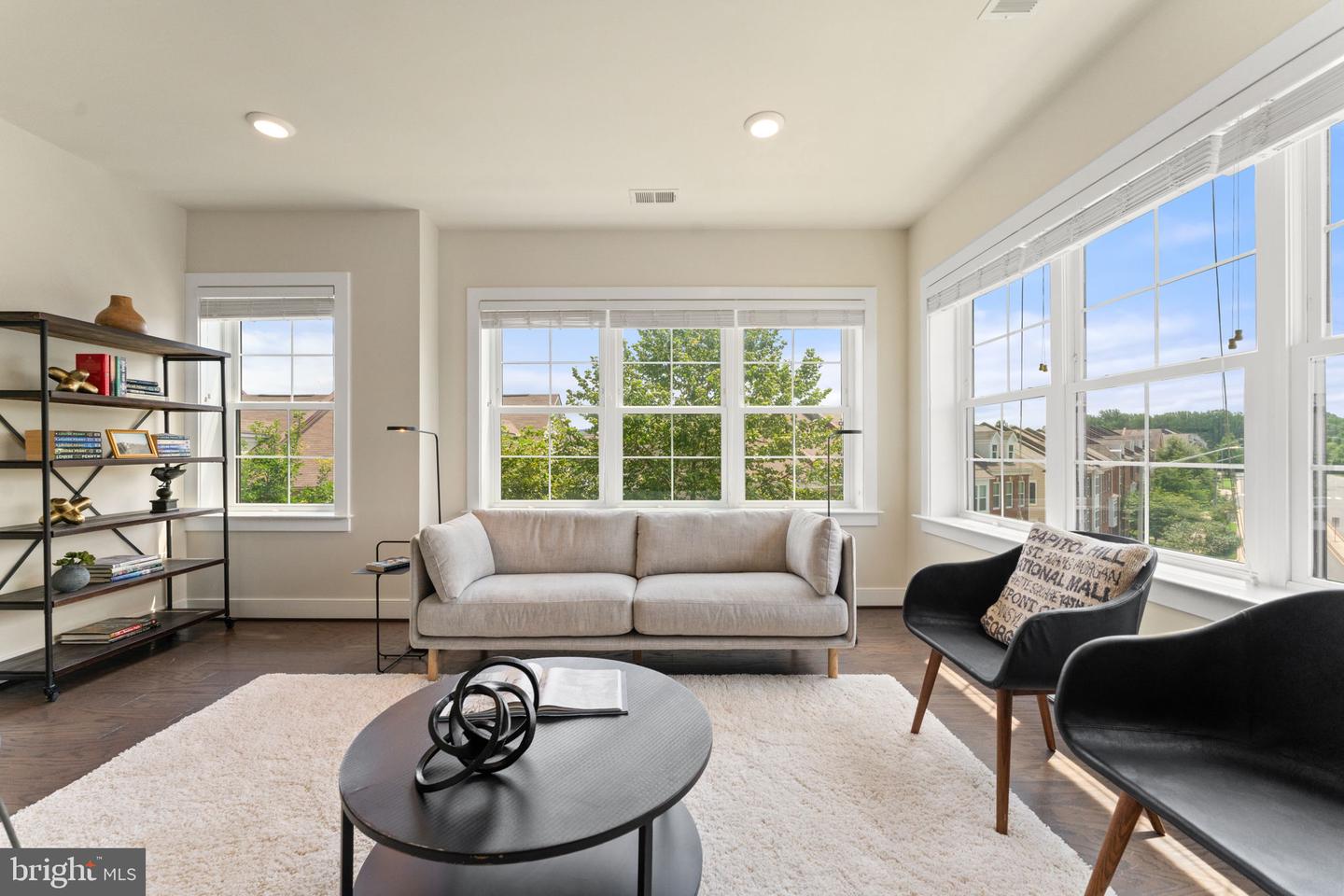 9523 BASTILLE ST #305, FAIRFAX, Virginia 22031, 2 Bedrooms Bedrooms, 5 Rooms Rooms,2 BathroomsBathrooms,Residential,For sale,9523 BASTILLE ST #305,VAFX2258556 MLS # VAFX2258556
