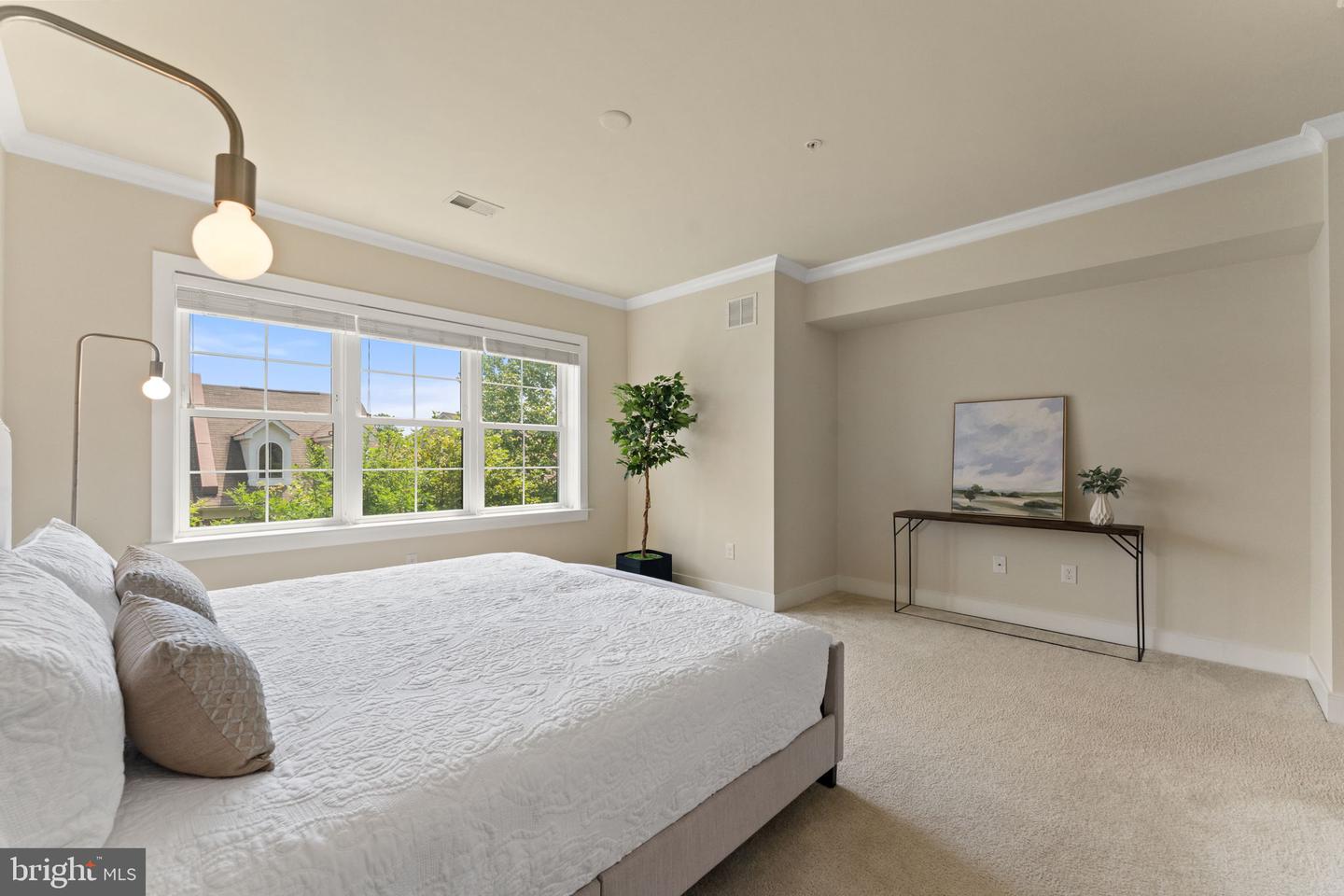 9523 BASTILLE ST #305, FAIRFAX, Virginia 22031, 2 Bedrooms Bedrooms, 5 Rooms Rooms,2 BathroomsBathrooms,Residential,For sale,9523 BASTILLE ST #305,VAFX2258556 MLS # VAFX2258556
