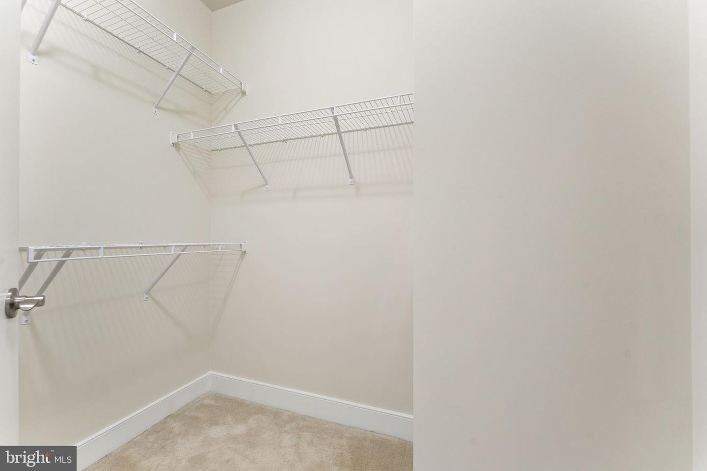9523 BASTILLE ST #305, FAIRFAX, Virginia 22031, 2 Bedrooms Bedrooms, 5 Rooms Rooms,2 BathroomsBathrooms,Residential,For sale,9523 BASTILLE ST #305,VAFX2258556 MLS # VAFX2258556
