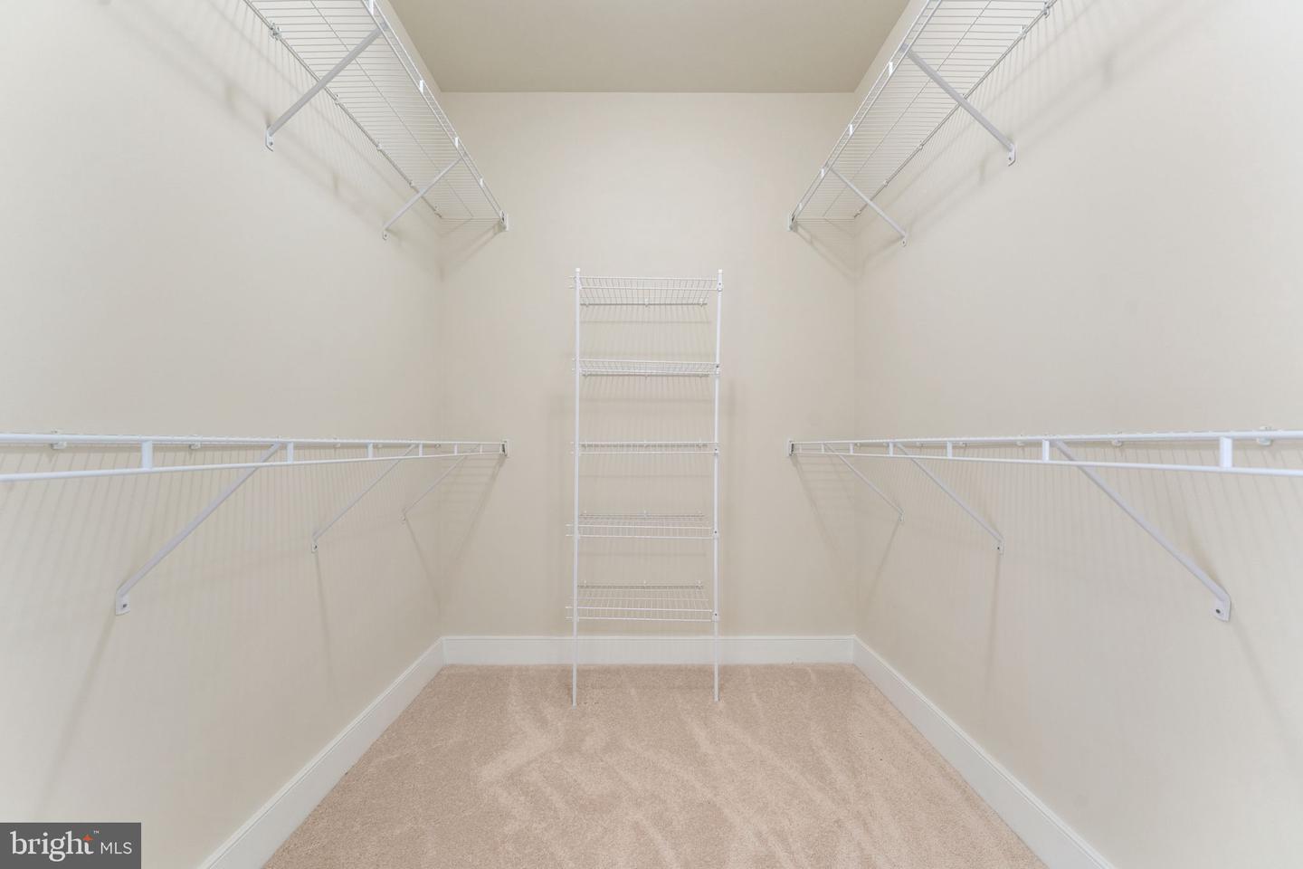9523 BASTILLE ST #305, FAIRFAX, Virginia 22031, 2 Bedrooms Bedrooms, 5 Rooms Rooms,2 BathroomsBathrooms,Residential,For sale,9523 BASTILLE ST #305,VAFX2258556 MLS # VAFX2258556