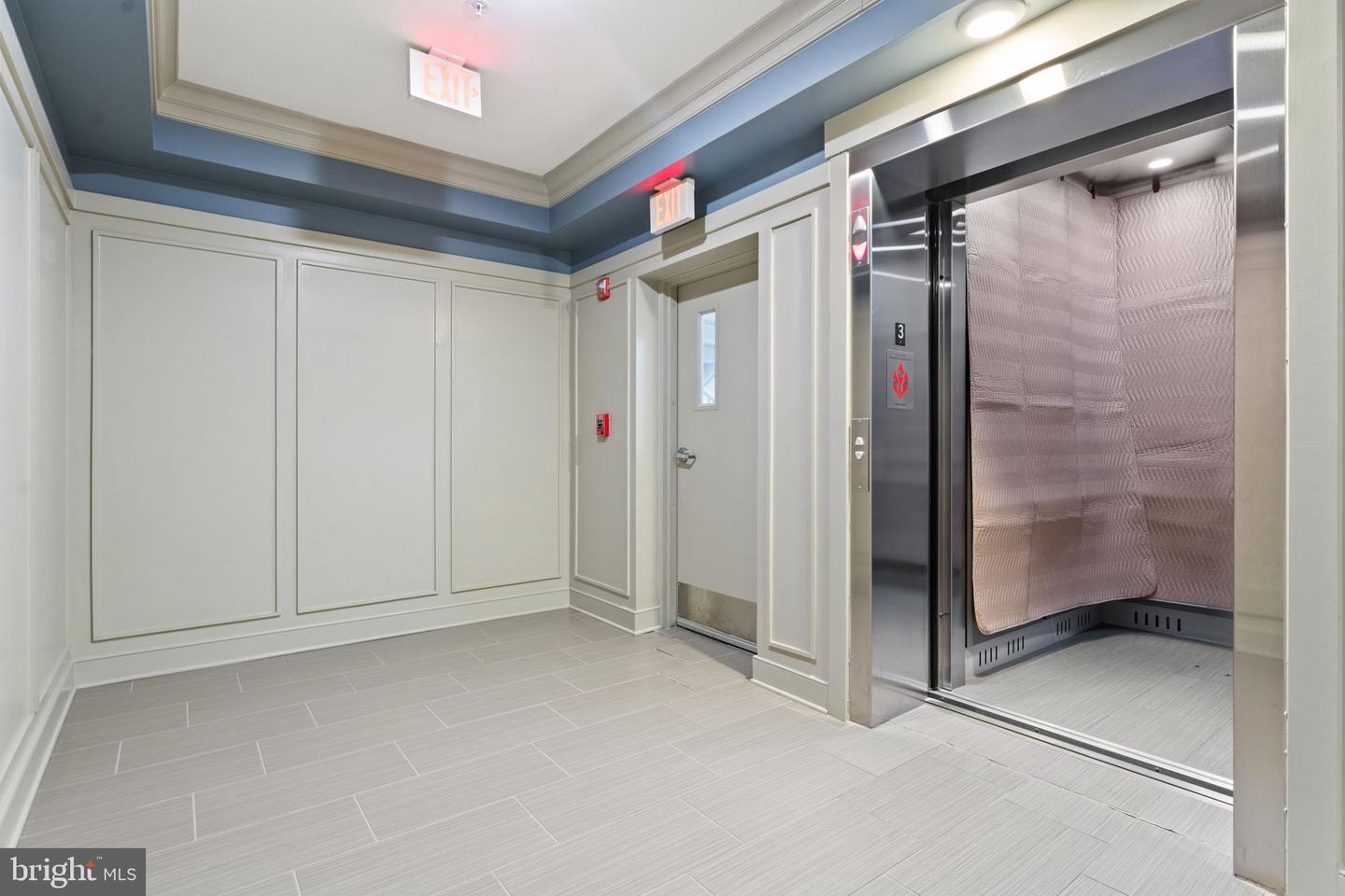 9523 BASTILLE ST #305, FAIRFAX, Virginia 22031, 2 Bedrooms Bedrooms, 5 Rooms Rooms,2 BathroomsBathrooms,Residential,For sale,9523 BASTILLE ST #305,VAFX2258556 MLS # VAFX2258556