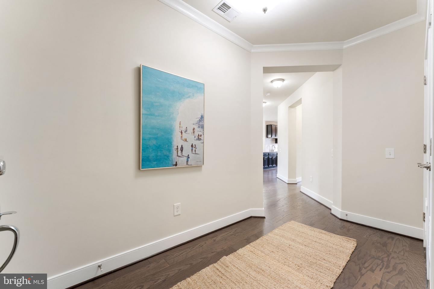 9523 BASTILLE ST #305, FAIRFAX, Virginia 22031, 2 Bedrooms Bedrooms, 5 Rooms Rooms,2 BathroomsBathrooms,Residential,For sale,9523 BASTILLE ST #305,VAFX2258556 MLS # VAFX2258556