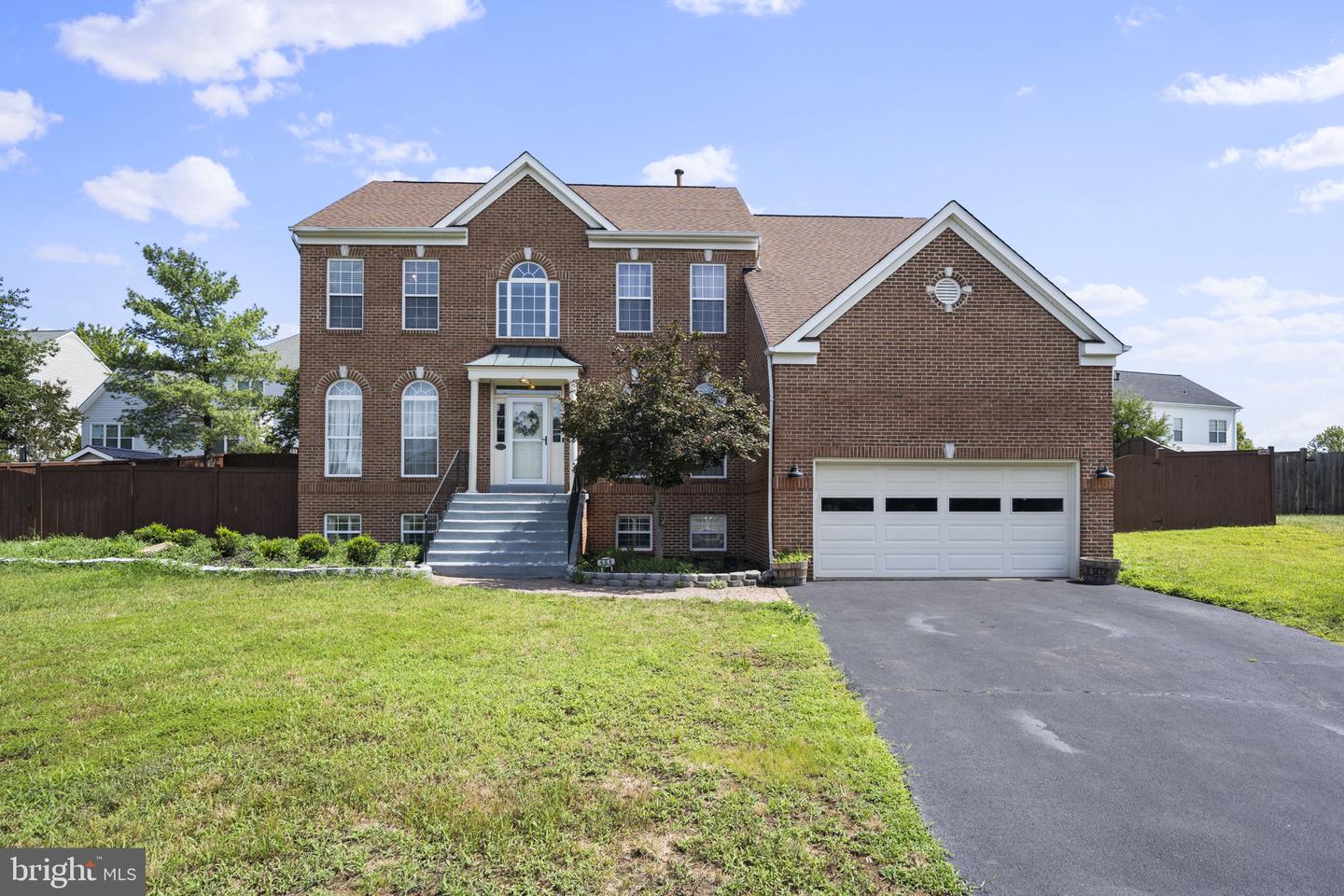 608 TALMADGE CT SE, LEESBURG, Virginia 20175, 4 Bedrooms Bedrooms, 8 Rooms Rooms,3 BathroomsBathrooms,Residential,For sale,608 TALMADGE CT SE,VALO2103558 MLS # VALO2103558