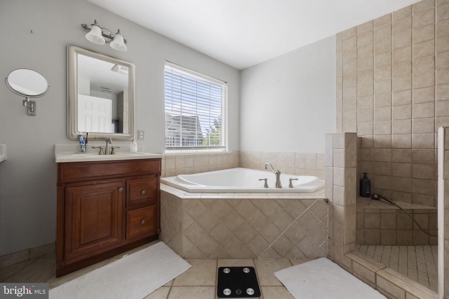 608 TALMADGE CT SE, LEESBURG, Virginia 20175, 4 Bedrooms Bedrooms, 8 Rooms Rooms,3 BathroomsBathrooms,Residential,For sale,608 TALMADGE CT SE,VALO2103558 MLS # VALO2103558