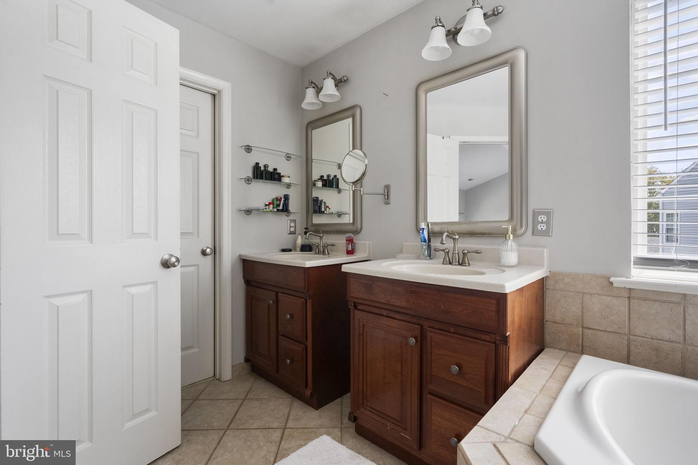 608 TALMADGE CT SE, LEESBURG, Virginia 20175, 4 Bedrooms Bedrooms, 8 Rooms Rooms,3 BathroomsBathrooms,Residential,For sale,608 TALMADGE CT SE,VALO2103558 MLS # VALO2103558