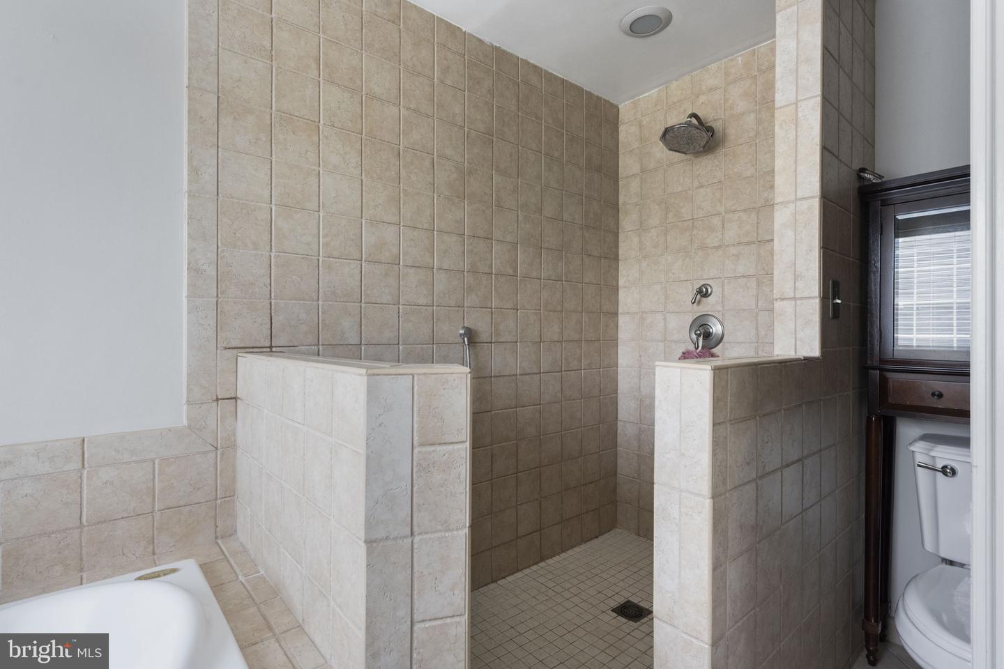 608 TALMADGE CT SE, LEESBURG, Virginia 20175, 4 Bedrooms Bedrooms, 8 Rooms Rooms,3 BathroomsBathrooms,Residential,For sale,608 TALMADGE CT SE,VALO2103558 MLS # VALO2103558