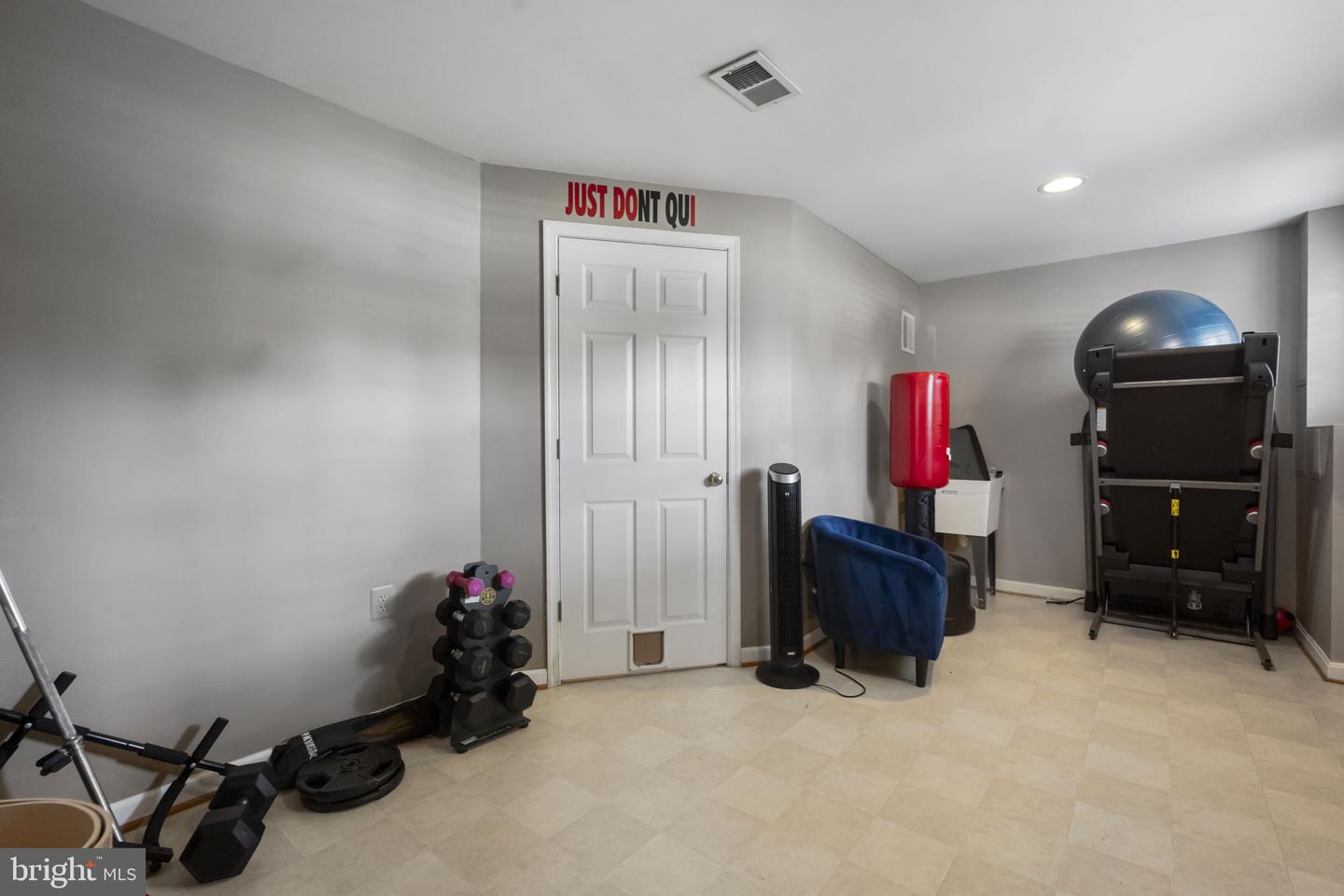 608 TALMADGE CT SE, LEESBURG, Virginia 20175, 4 Bedrooms Bedrooms, 8 Rooms Rooms,3 BathroomsBathrooms,Residential,For sale,608 TALMADGE CT SE,VALO2103558 MLS # VALO2103558